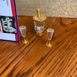 Swarovski mini crystal memories champagne set